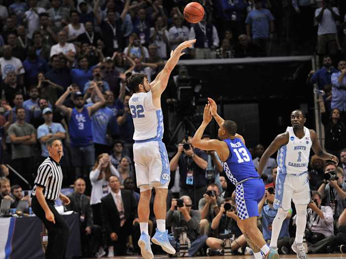 luke-maye-brando-dill-ap2.jpg